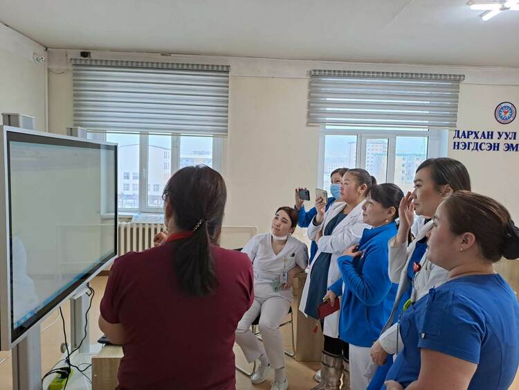 Дотрын тасгийнхан хэлэлцүүлэг зохион байгуулав